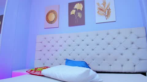 Snapshot of antonella_hotkiss chatting on January 28, 4:18 am Antonella online show from January 28, 4:18 am
