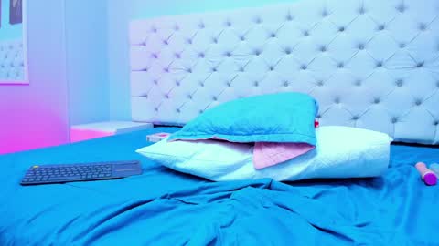Snapshot of antonella_hotkiss chatting on January 28, 10:23 am Antonella online show from January 28, 10:23 am