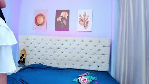 Snapshot of antonella_hotkiss chatting on February 7, 3:45 am Antonella online show from February 7, 3:45 am