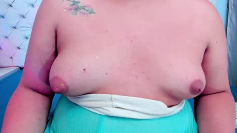 Snapshot of antonella_hotkiss chatting on February 27, 10:04 am Antonella online show from February 27, 10:04 am