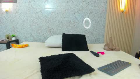 Anto online show from April 10, 8:57 pm