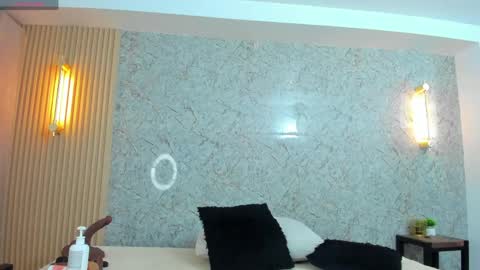 Snapshot of antonella_west chatting on May 16, 9:13 pm Anto online show from May 16, 9:13 pm