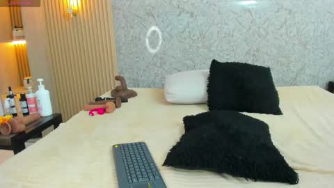 Snapshot of antonella_west chatting on May 26, 9:44 pm Anto online show from May 26, 9:44 pm