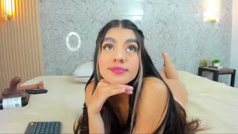 Snapshot of antonella_west chatting on June 11, 12:32 am Anto online show from June 11, 12:32 am