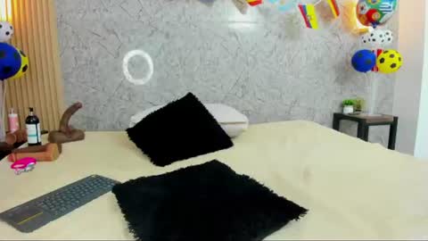 Snapshot of antonella_west chatting on June 20, 9:28 pm Anto online show from June 20, 9:28 pm