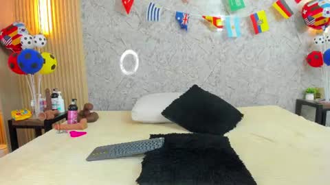 Snapshot of antonella_west chatting on July 8, 9:52 pm Anto online show from July 8, 9:52 pm