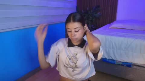 Snapshot of antonellagarcia0 chatting on May 26, 3:24 am Antonella online show from May 26, 3:24 am