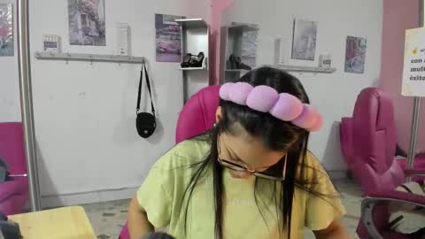 Snapshot of antonellakling_ chatting on February 1, 11:20 am ANTONELLA online show from February 1, 11:20 am