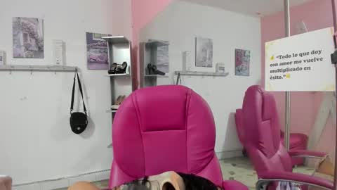 Snapshot of antonellakling_ chatting on February 4, 12:55 pm ANTONELLA online show from February 4, 12:55 pm