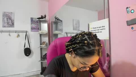 Snapshot of antonellakling_ chatting on February 14, 11:29 am ANTONELLA online show from February 14, 11:29 am