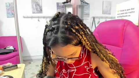 Snapshot of antonellakling_ chatting on February 17, 11:50 am ANTONELLA online show from February 17, 11:50 am