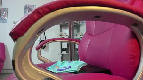 Snapshot of antonellakling_ chatting on March 7, 12:02 pm ANTONELLA online show from March 7, 12:02 pm