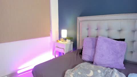 Sarah online show from January 12, 11:15 pm