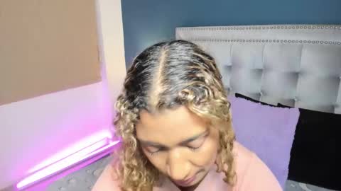 Sarah online show from February 25, 3:49 pm