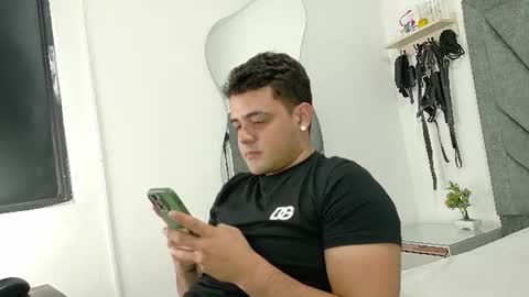 antonellarossi_os online show from June 17, 1:52 am
