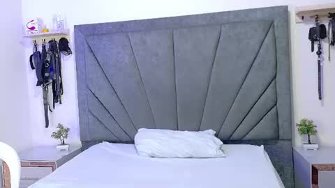 antonellarossi_os online show from June 19, 1:43 am