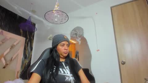 AntonellaTawer online show from October 16, 7:04 pm