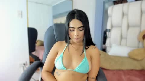 Snapshot of antonellawilder_ chatting on June 2, 6:04 am antonellawilder_ online show from June 2, 6:04 am