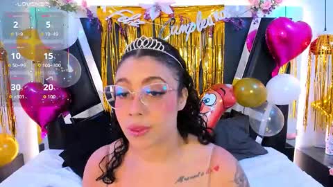 A N T O N E L L E  online show from February 12, 11:38 am