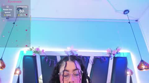 A N T O N E L L E  online show from February 27, 10:48 am