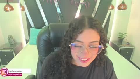 Snapshot of antonellepiercee chatting on July 11, 11:35 am A N T O N E L L E online show from July 11, 11:35 am