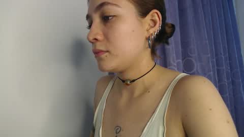 antonia0824 online show from February 15, 11:01 pm