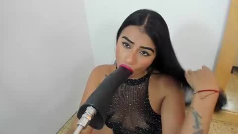 Snapshot of antoniaross chatting on July 4, 11:38 am Antonia online show from July 4, 11:38 am