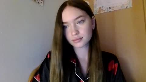 Snapshot of antonina25440 chatting on October 19, 8:53 pm antonina25440 online show from October 19, 8:53 pm