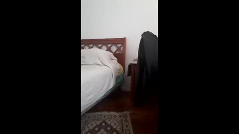Snapshot of antonino85 chatting on April 6, 6:31 pm antonino85 online show from April 6, 6:31 pm