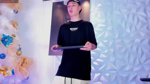 brendan and stiiven online show from December 23, 4:54 am