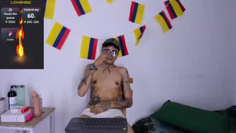 antony_d_ossa online show from June 22, 8:39 pm