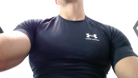 Instagram miguelangel1802  online show from March 17, 2:16 am