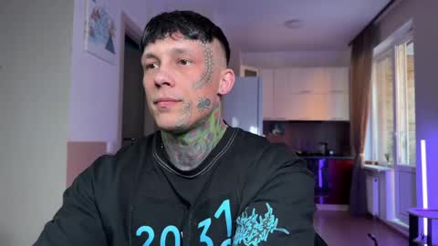 Tom online show from April 1, 3:42 pm