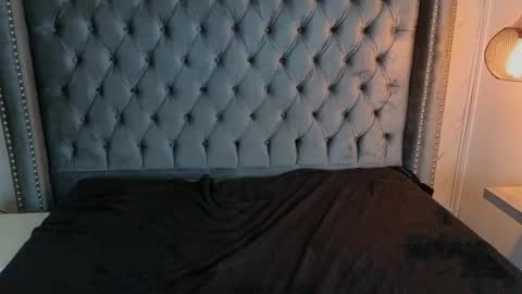 anya_belth online show from April 21, 1:42 am