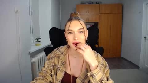 Snapshot of anyasmack chatting on February 15, 6:37 pm AnyaSmack online show from February 15, 6:37 pm