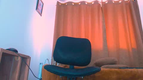 angel online show from February 1, 4:44 pm