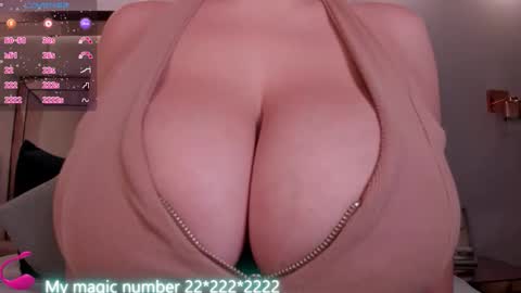 Snapshot of anyi_sweet_titss chatting on April 30, 9:41 pm Anyi online show from April 30, 9:41 pm