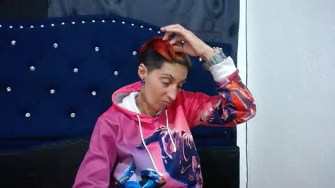 Snapshot of anyu_1306 chatting on December 4, 5:49 am anyu online show from December 4, 5:49 am