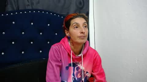 Snapshot of anyu_1306 chatting on January 6, 2:26 am anyu online show from January 6, 2:26 am