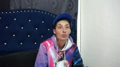 Snapshot of anyu_1306 chatting on March 2, 1:47 am anyu online show from March 2, 1:47 am