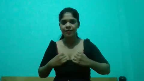 Snapshot of apa142817 chatting on April 19, 12:48 pm Aparalux online show from April 19, 12:48 pm