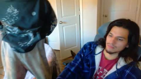 ApacheWithWebcam online show from December 22, 9:23 pm