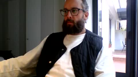 apc_3 online show from April 8, 8:36 am