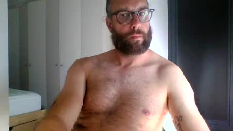 Snapshot of apc_3 chatting on June 18, 9:14 am apc_3 online show from June 18, 9:14 am