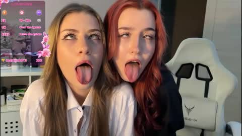Snapshot of apex_cb chatting on March 20, 7:08 pm AlexBella online show from March 20, 7:08 pm