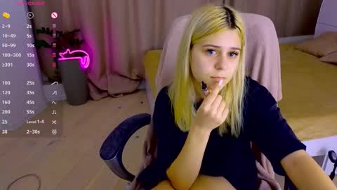 ApheliaStar online show from February 3, 4:56 pm