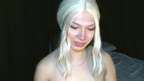 Snapshot of aphr0dite_x chatting on December 25, 1:31 am Roman Goddess online show from December 25, 1:31 am