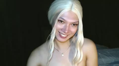 Snapshot of aphr0dite_x chatting on December 25, 4:44 am Roman Goddess online show from December 25, 4:44 am