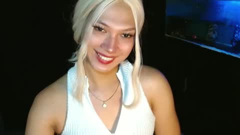 Snapshot of aphr0dite_x chatting on December 30, 3:13 pm Roman Goddess online show from December 30, 3:13 pm