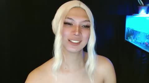 Snapshot of aphr0dite_x chatting on January 1, 5:33 am Roman Goddess online show from January 1, 5:33 am